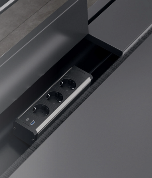 VersaTek – Modul profesional alimentare, UPS și conectivitate | 2 Schuko + 2 Schuko UPS + USB + RJ45